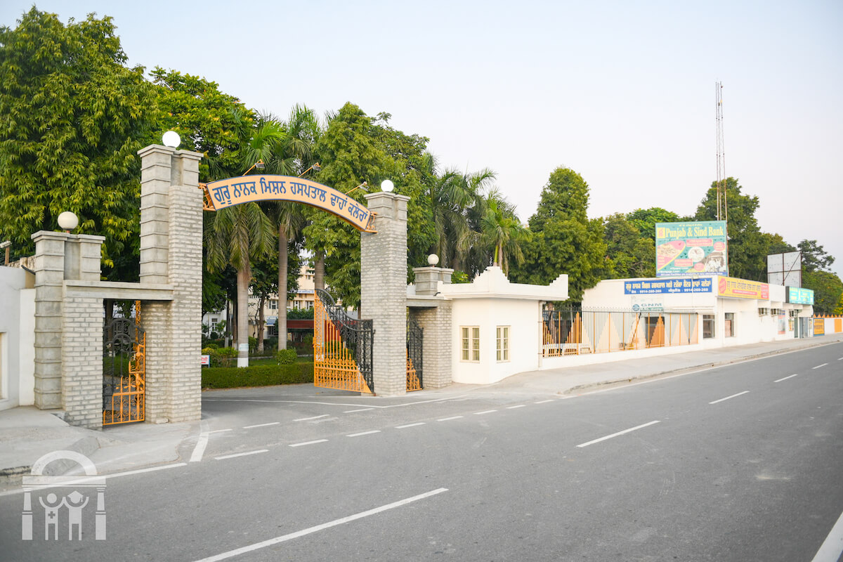 Guru Nanak Mission Hopsital Dhahan Kaleran entrance roadside near Banga
