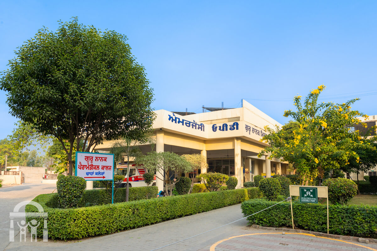 entrance to emergency department at guru nanak mission hospital dhahan kaleran punjab